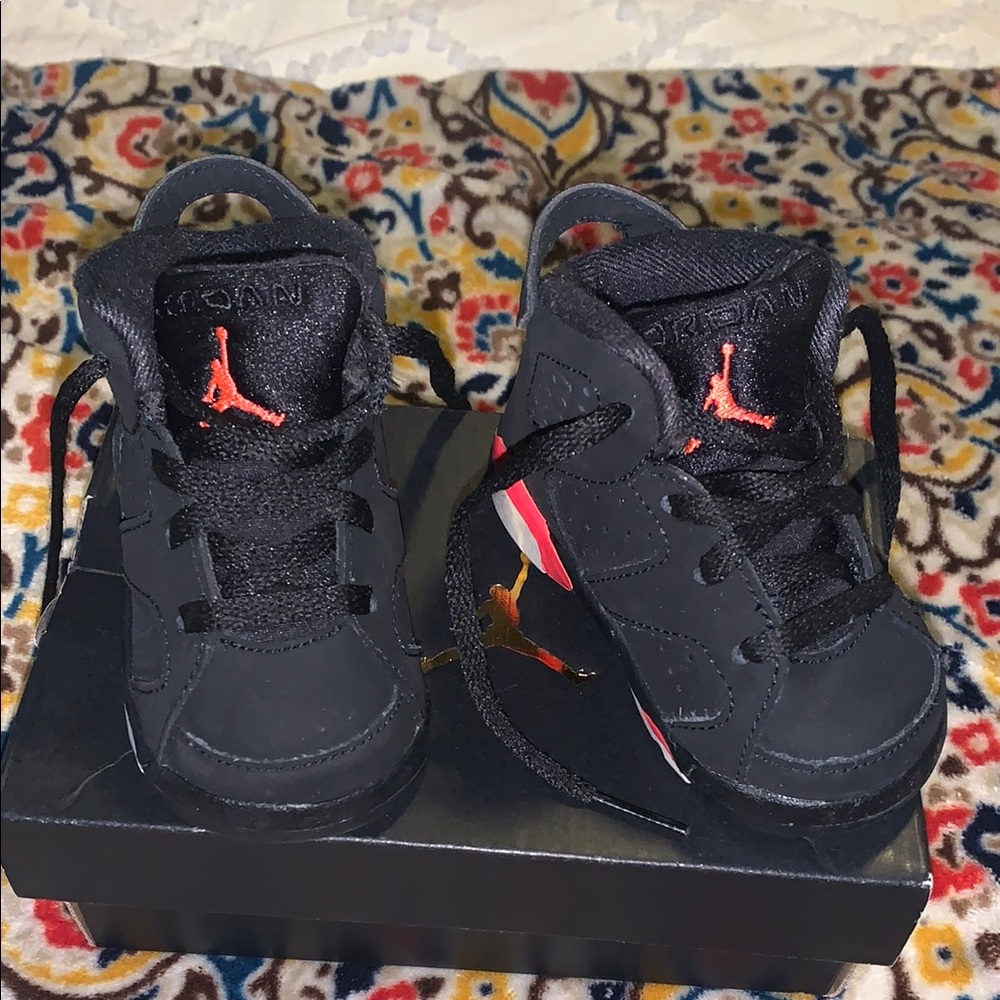 Air Jordan 6 Retro Kids Black and Red Sneakers